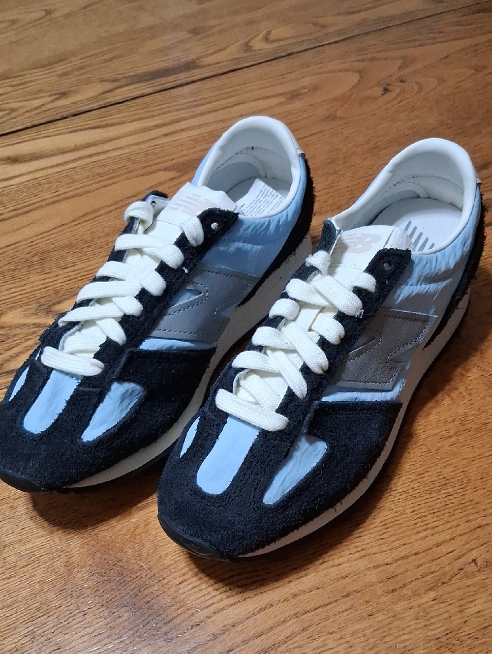 NEW BALANCE US Women 7 SPRUCE UNISEX 5 1/2 Ice Blue  Sneakers Black Grey NEW 471